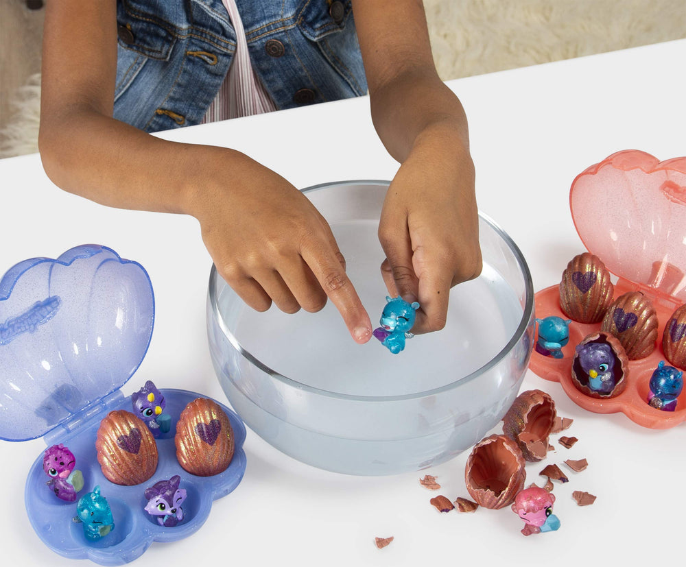 Hatchimals CollEGGtibles Mermal Magic underwater jewel color change when warmed in water.