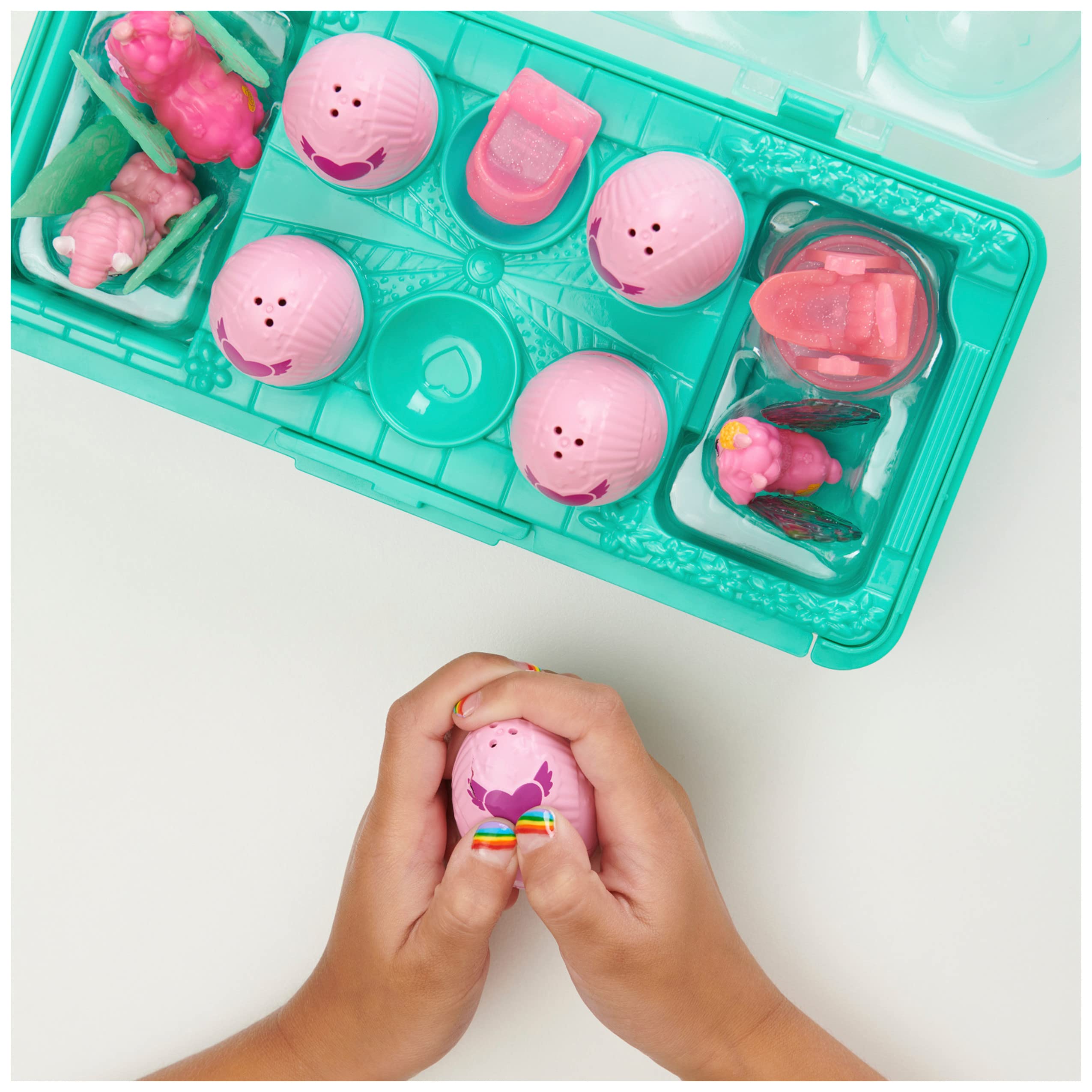 Parents and Big Kid figures add family dynamics for role-play adventures.