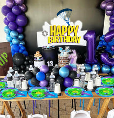Haxpacal llama game tableware set creates a complete gaming party setup.
