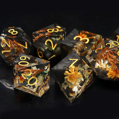 Haxtec sharp-edge resin D8 dice for balanced, consistent rolls.