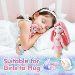 HCdoujoy mermaid bag and earrings complete the look