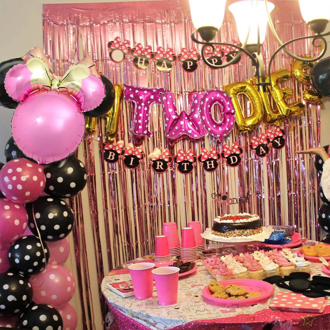 HEETON Oh Twodles pink cake topper adds focal point to the birthday cake.