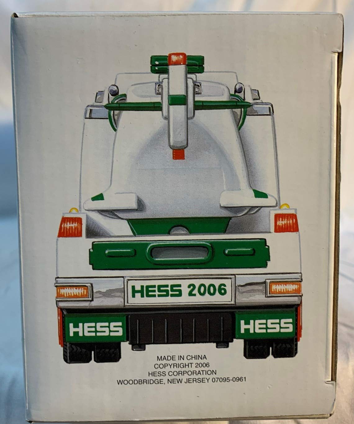 Hess Helicopter 2006 battery-powered rotors enable dynamic aerial action.