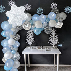 HILAVO fog blue balloons blend with white accents for cohesive decor