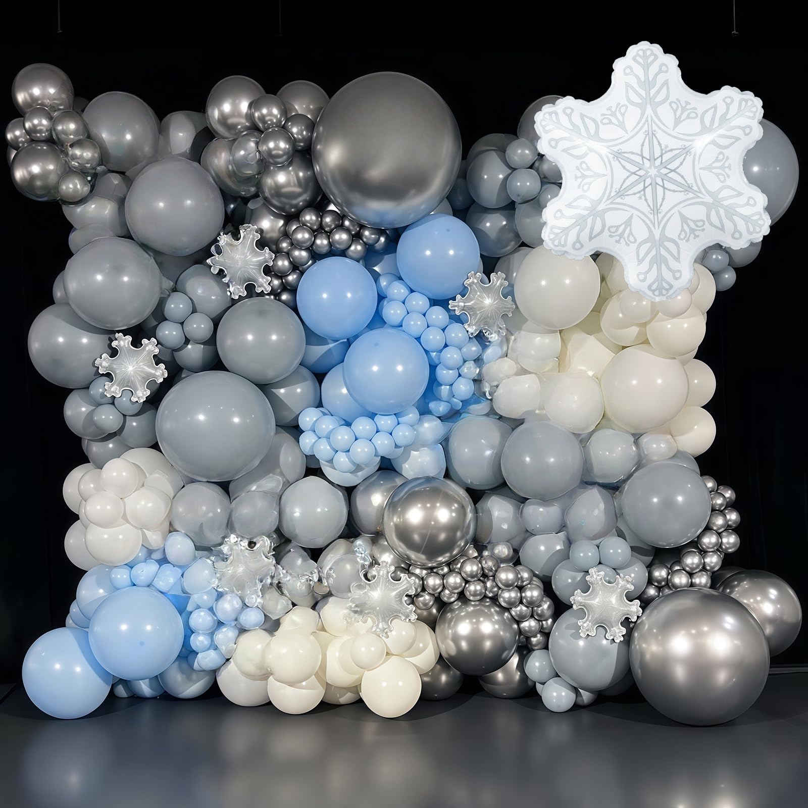 HILAVO white blue balloons add crisp contrast to winter scenes
