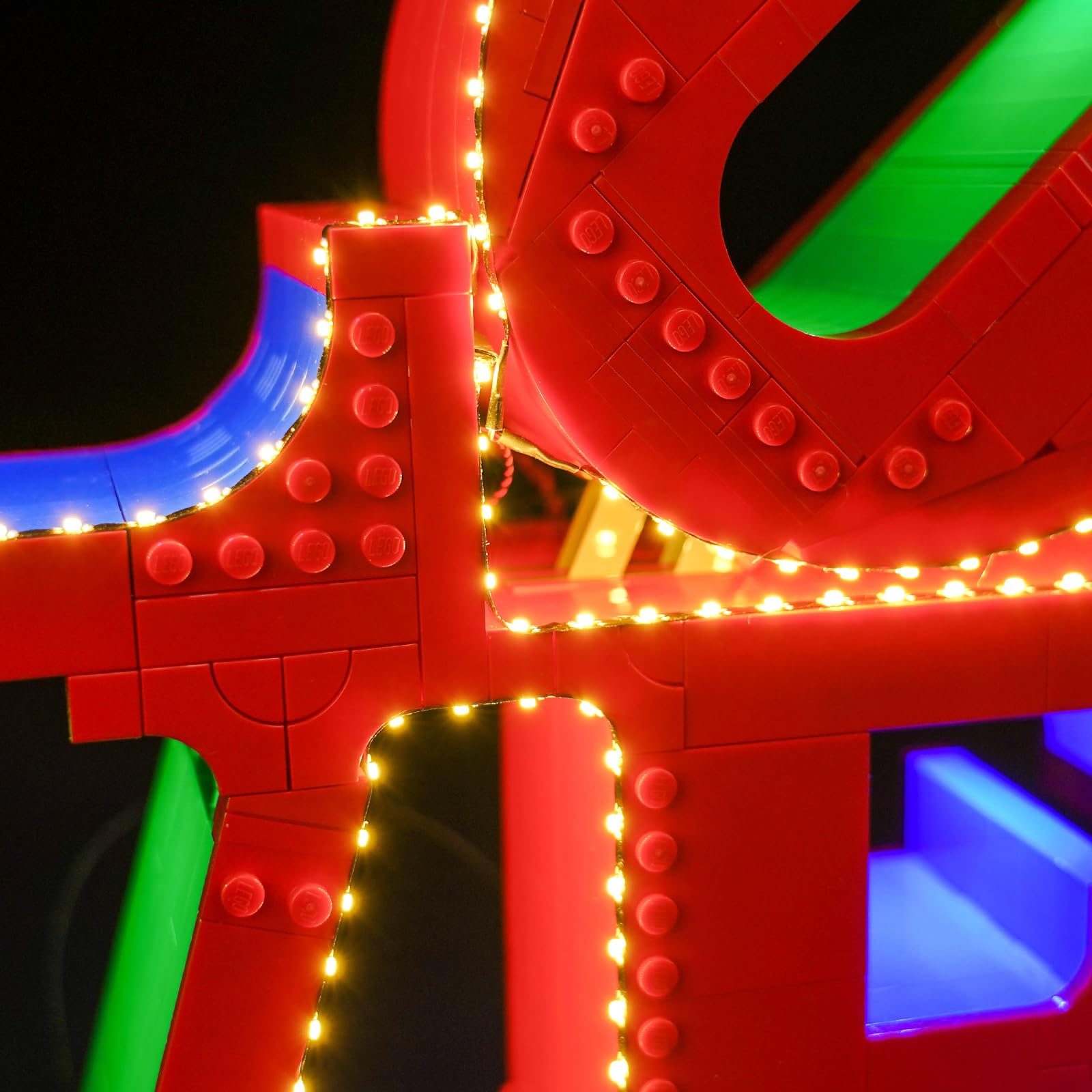 Hilighting durable materials—long-lasting brightness for Lego Love