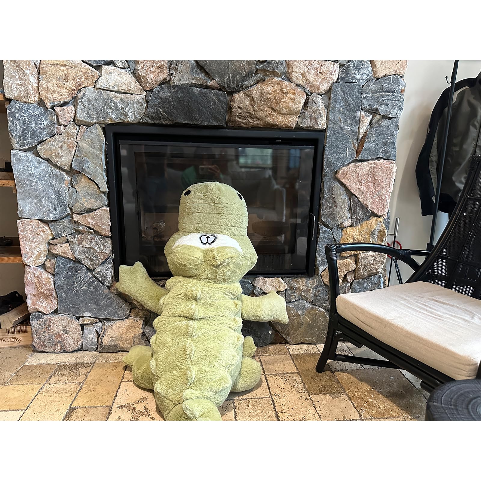 Hofun4U alligator plush care guidance label and gentle washing suggestions.