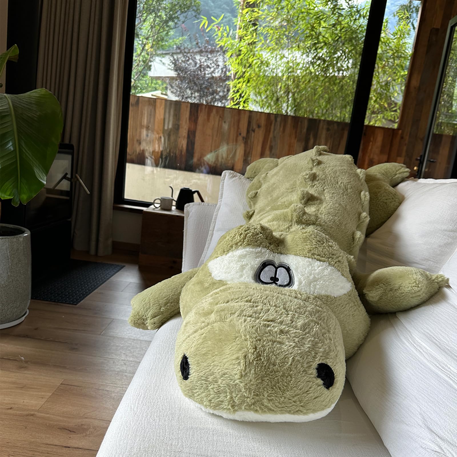 Hofun4U alligator plush side view showing long snout and plush body.