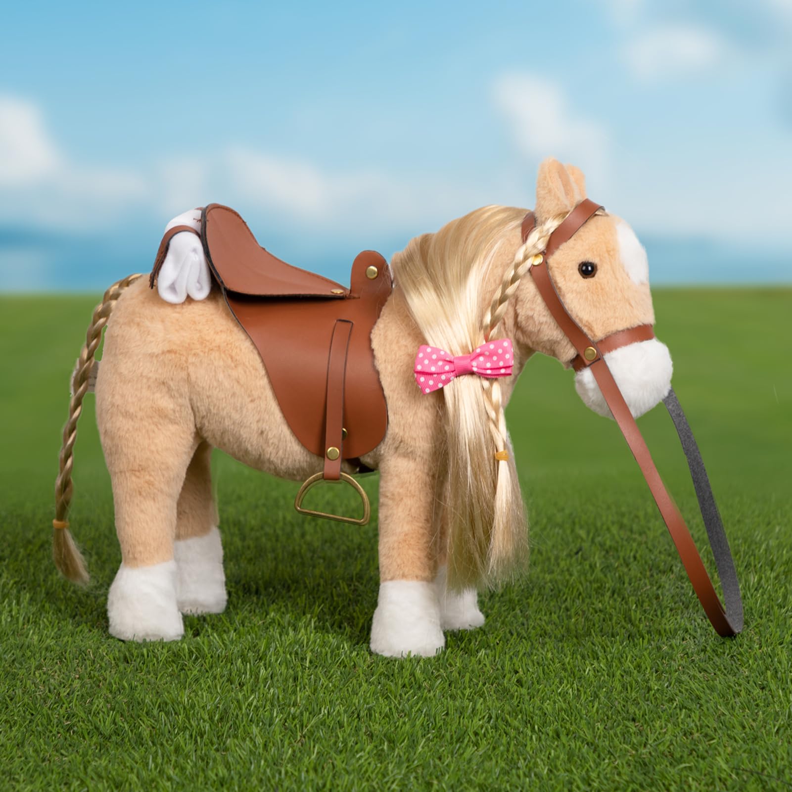 HollyHOME Palomino horse plush with pink hairpin for quick hair styling