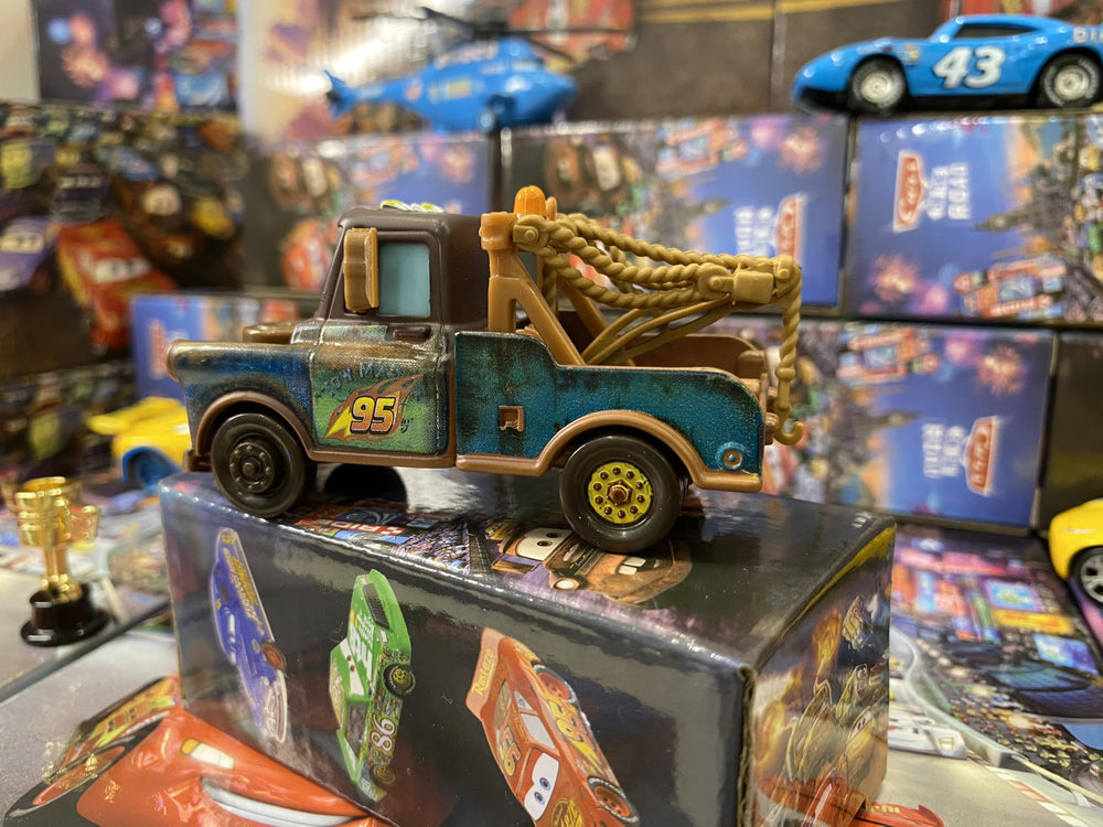 HOMETEAM SP die-casting racer character design captures familiar favorites for fans.
