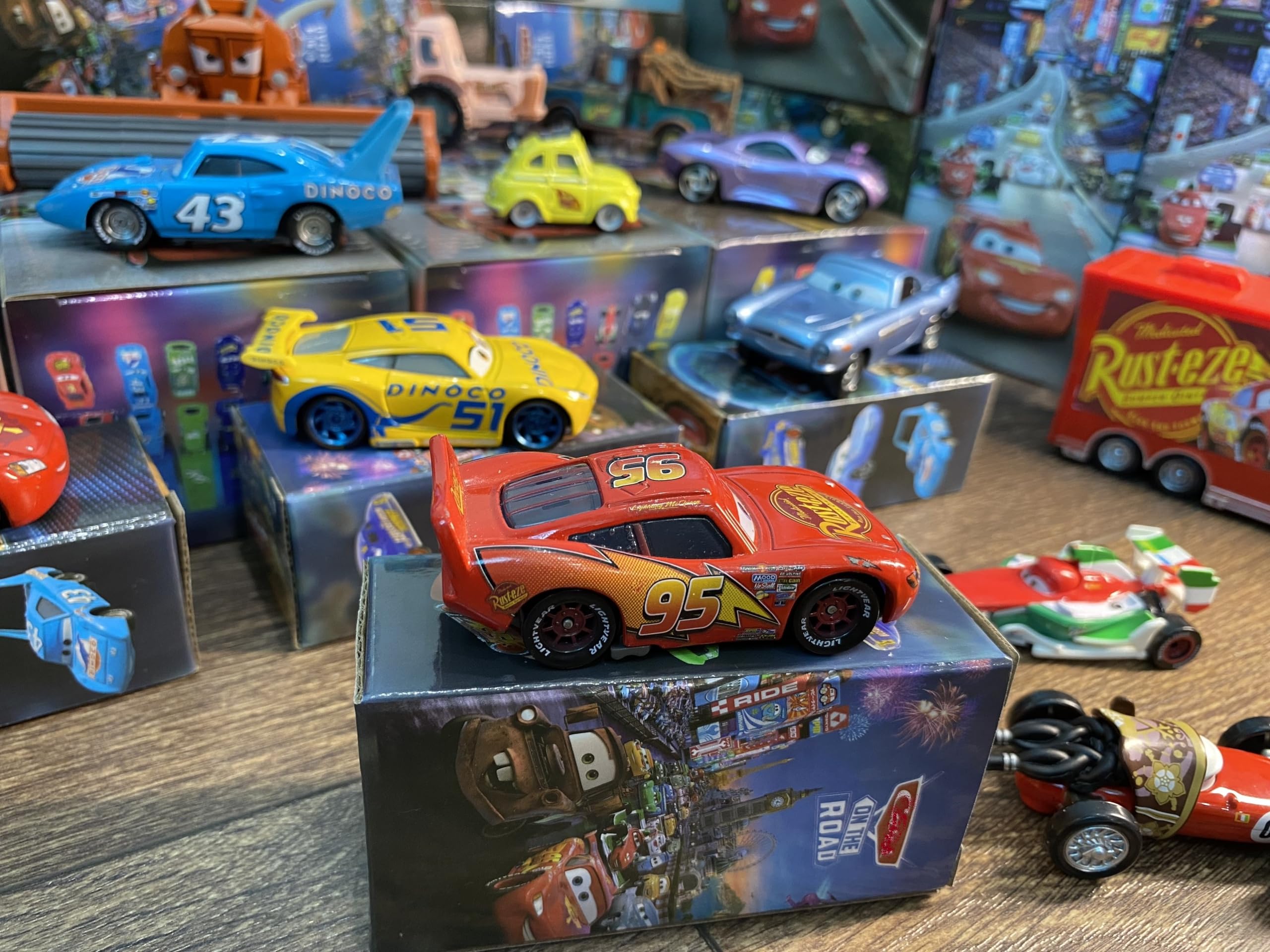 HOMETEAM SP vibrant racers enhance any kid's car collection.