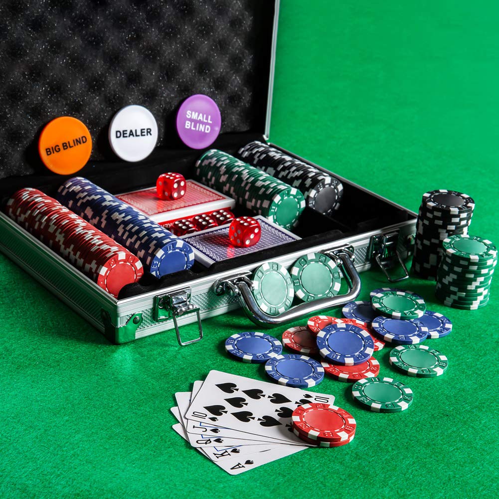 Homwom gift-ready poker set ideal for birthdays and holidays