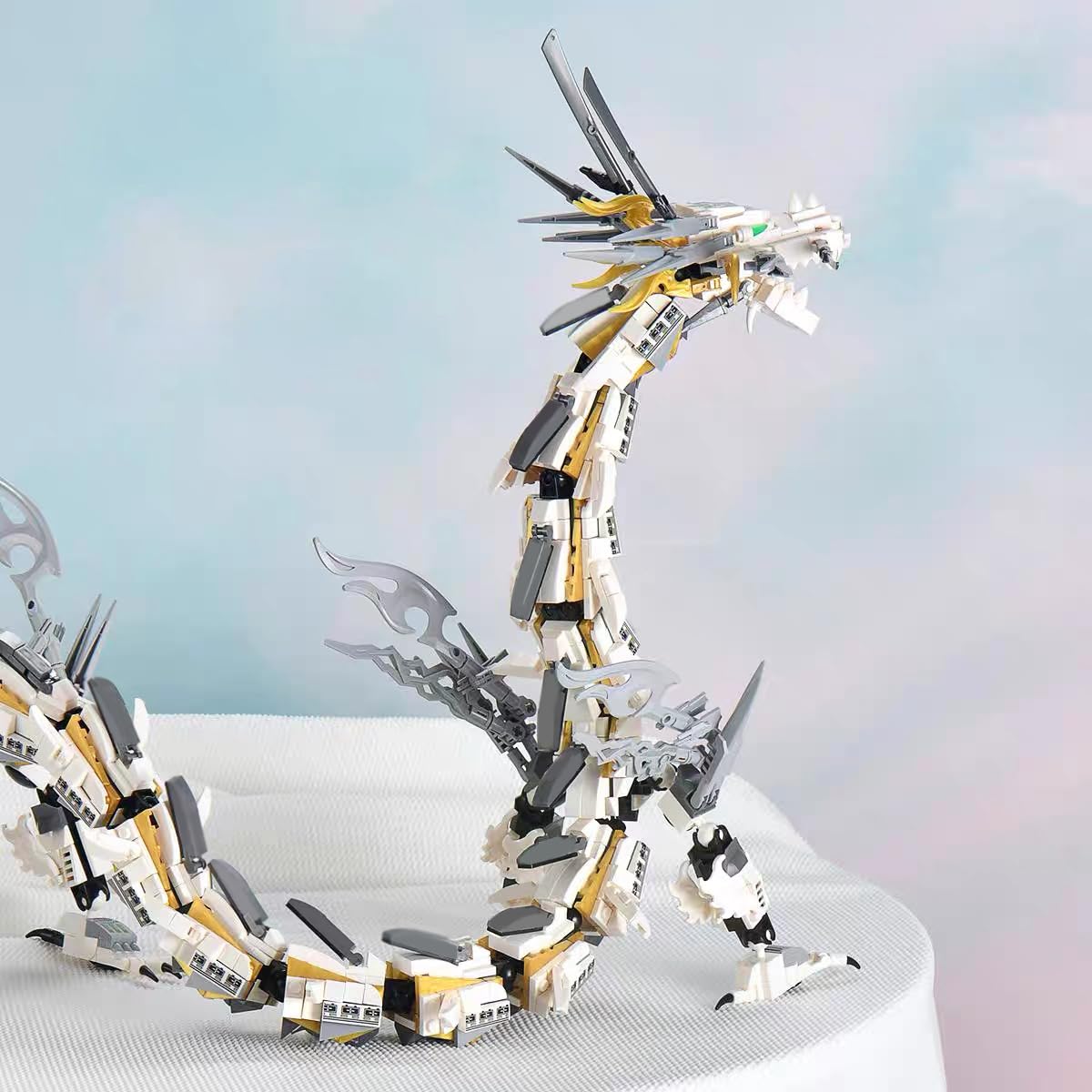 HONLANCH Dragon Series White Mechanical Hurricane Dragon display-ready after completion
