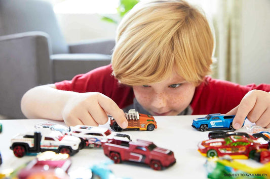 Hot Wheels 15-car set shown for kids' storytelling and room-display potential.