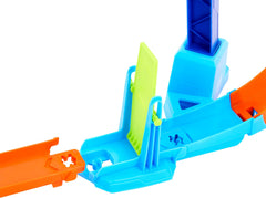 Hot Wheels adjustable corkscrew loop enabling mid-race challenge.
