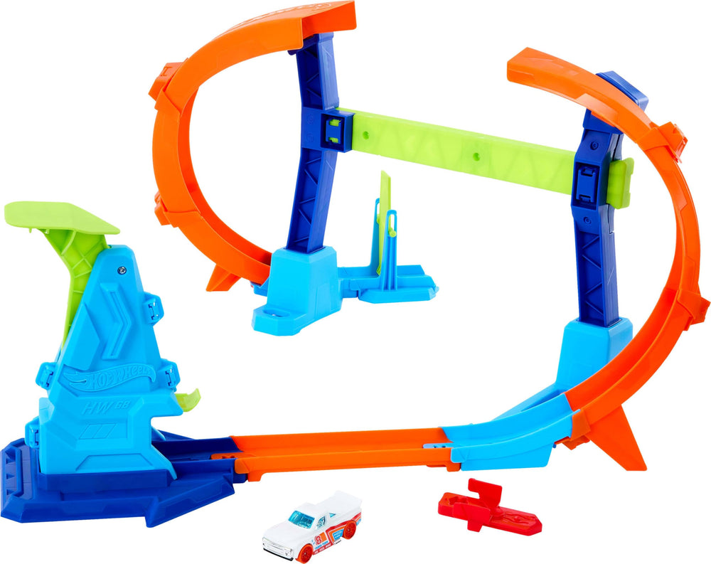 Hot Wheels corkscrew jump track with adjustable loop for customizable jumps.