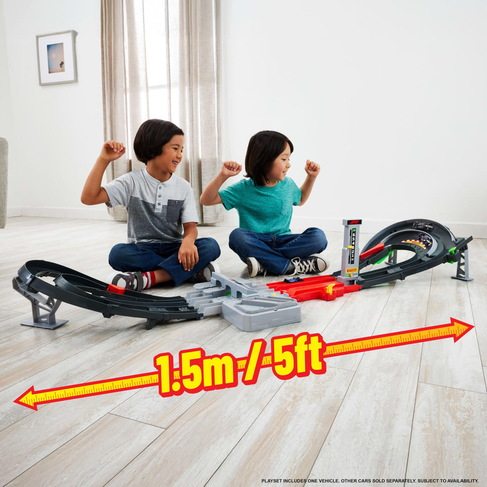 Three-lane booster enables simultaneous racing for exciting overtakes.