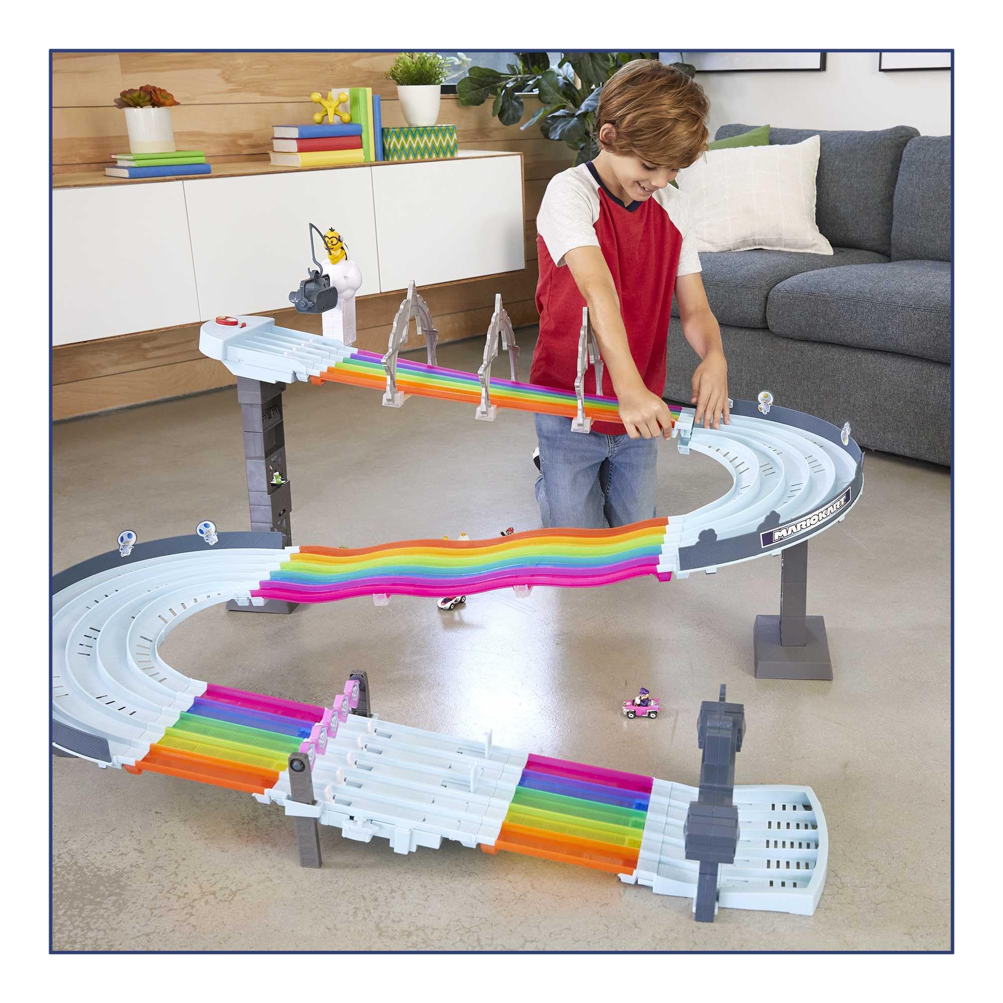 Rainbow Road lanes with five colors for visually engaging races by Hot Wheels