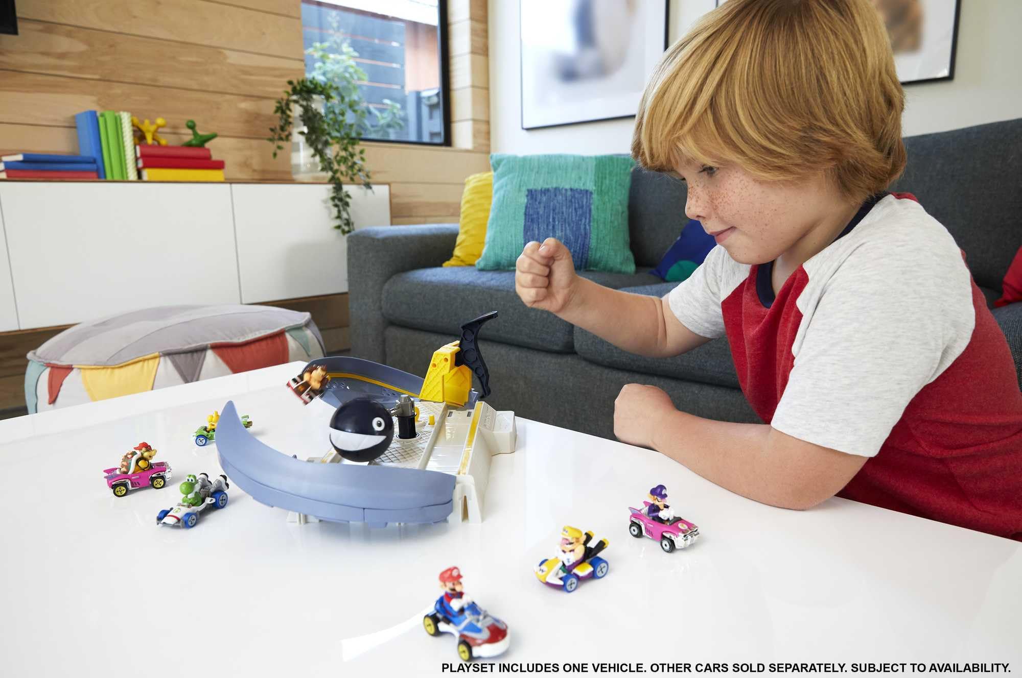 Hot Wheels Mario Kart Thwomp Ruins track image with Mario kart for challenging courses