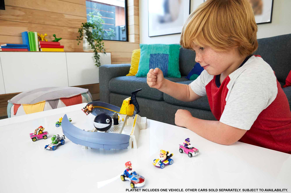 Hot Wheels Mario Kart Thwomp Ruins track image with Mario kart for challenging courses