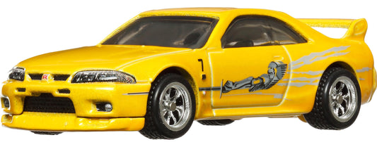 Hot Wheels Nissan Maxima 1999 die-cast showcases detailed paint and metal chassis.