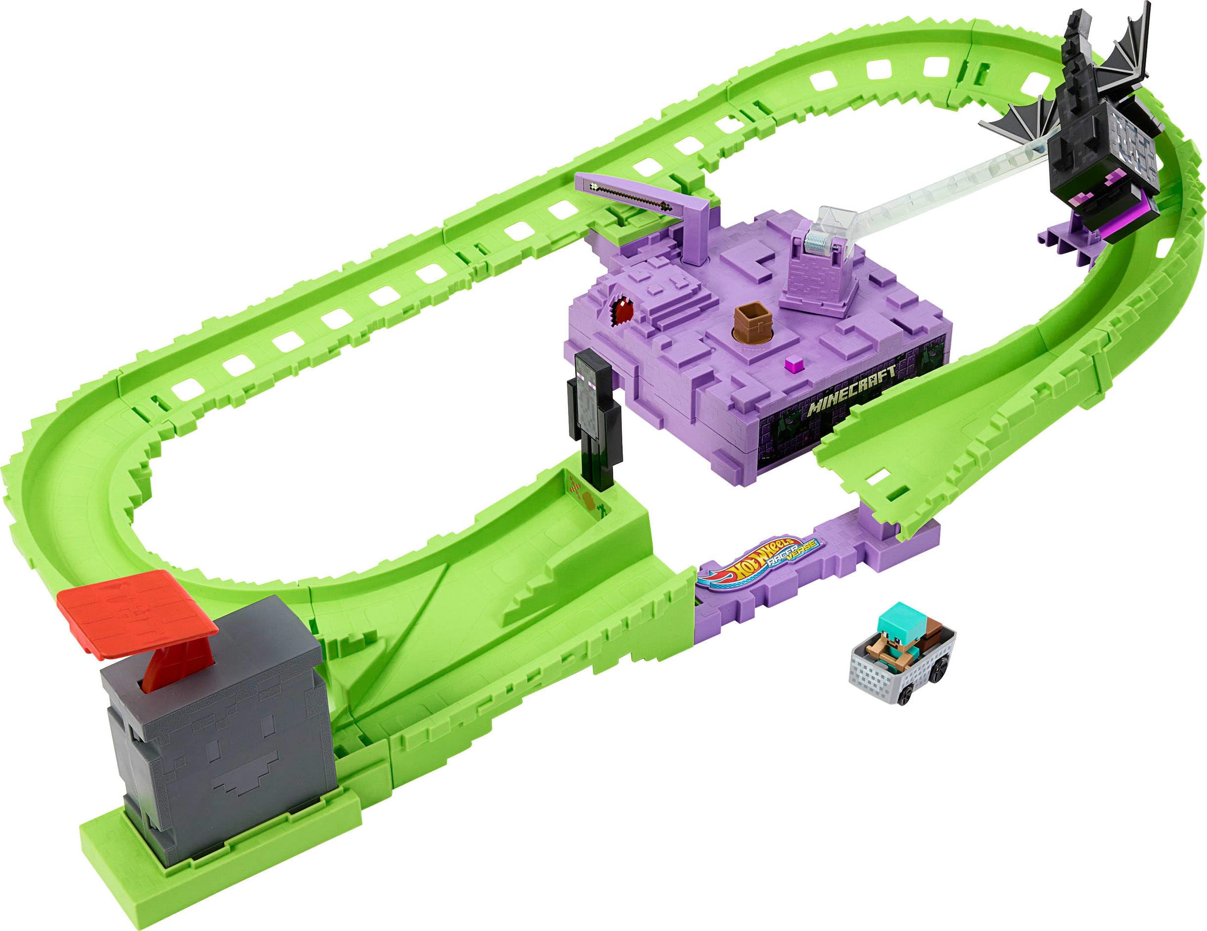 Hot Wheels RacerVerse Diamond Armor Steve in minecart for fast, imaginative play.