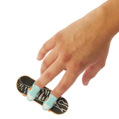 Hot Wheels skate fingerboard cruiser-shape highlights a unique ride feel for creative play.