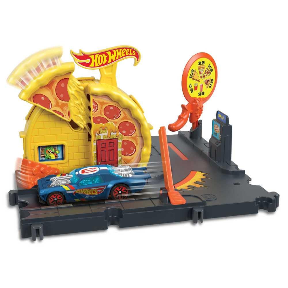 Hot Wheels City Explorer surprise window reveal enhances storytelling moments.