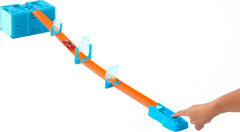 Hot Wheels Ice Crash Pack storage box keeps parts organized for quick setup.