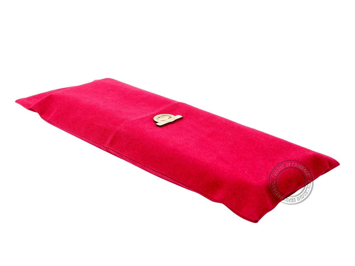 House of Cribbage velvet bag protects the board during storage.