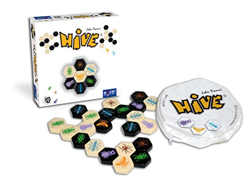 HUCH! Smart Zone Hive pieces surround to capture the queen bee, highlighting action.
