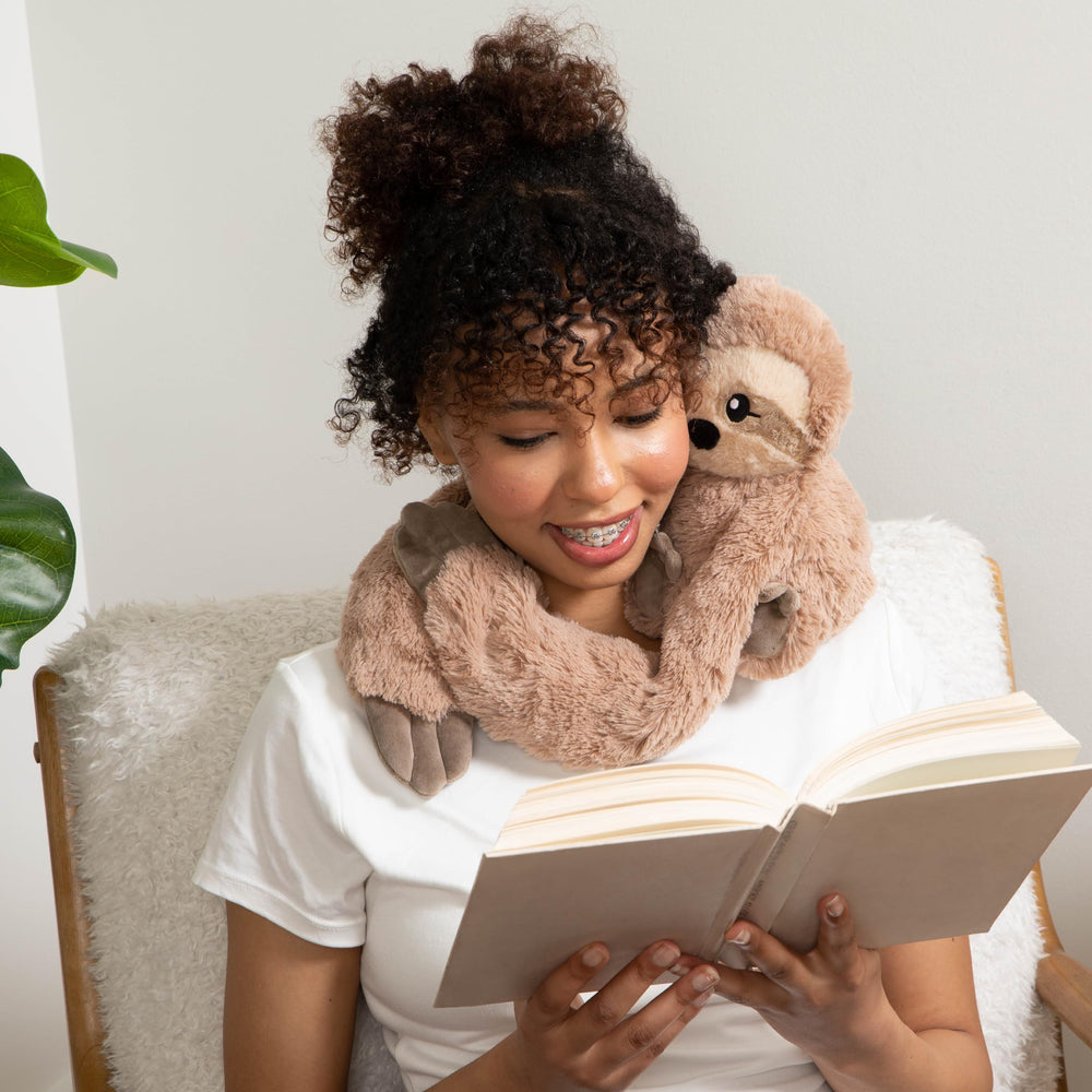 Hugimals Hugarounds Sawyer Sloth microwave warmth feature for gentle comfort.