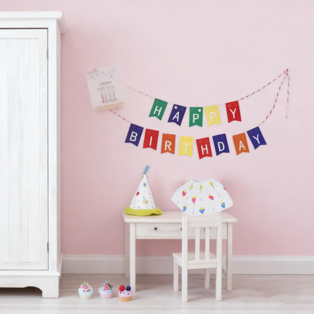 i-Beeboo display stand to showcase outfits and decor