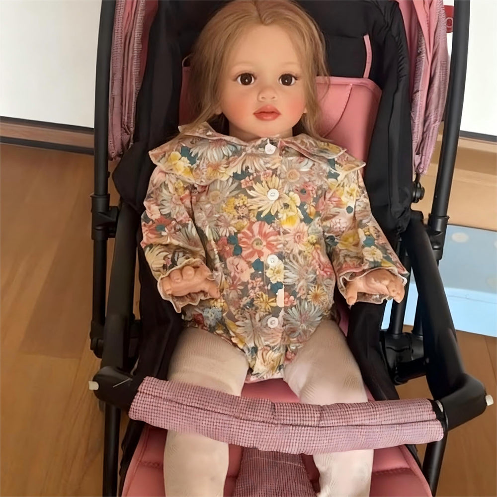iCradle magnetic dummy for realistic feeding role play and easy placement.
