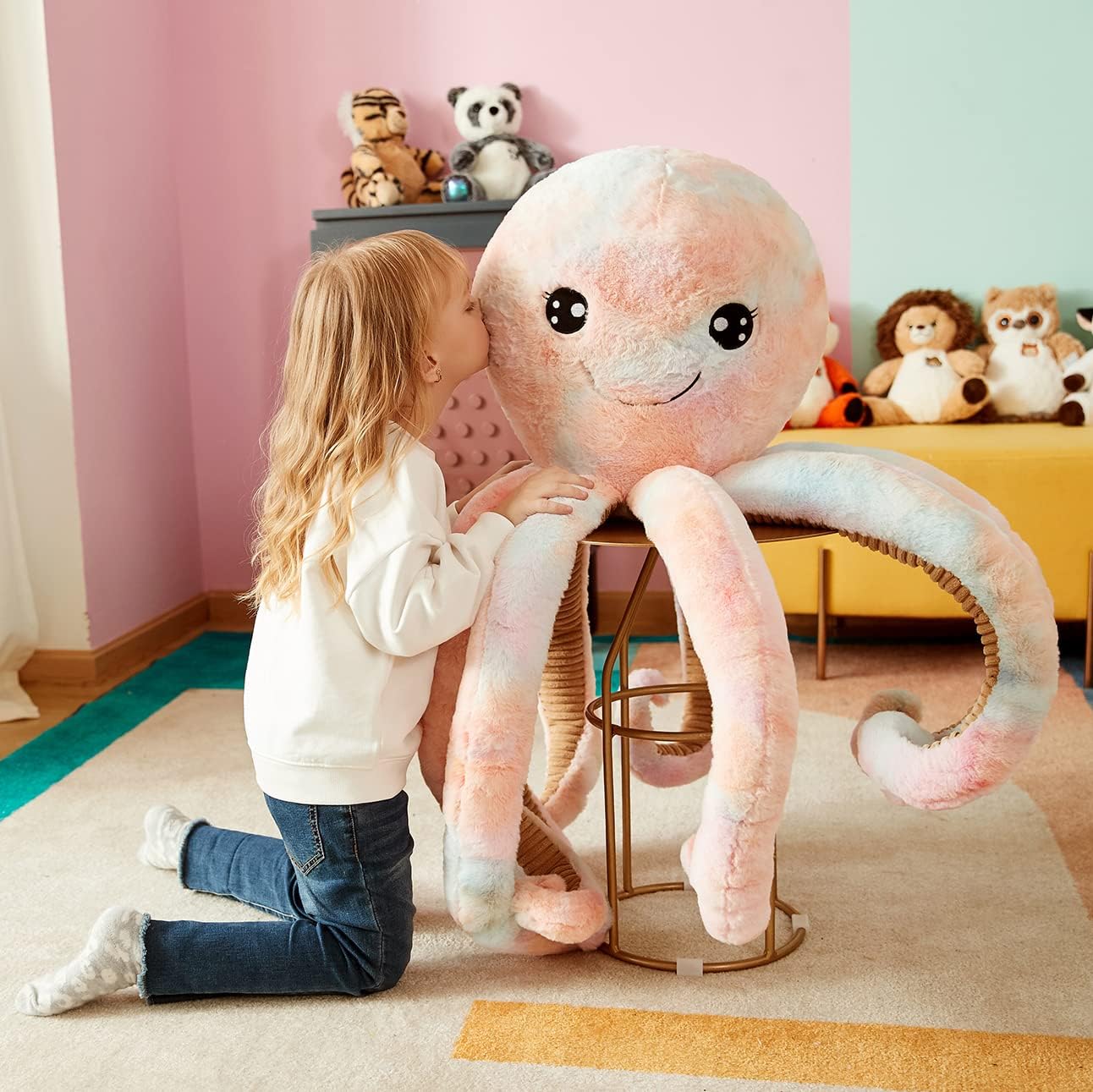 IKASA giant octopus room decor display adds playful charm.