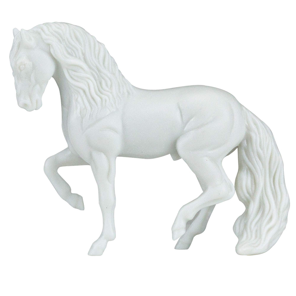 breyer-stablemates-sport-horse-foal showing paints and tools for creativity