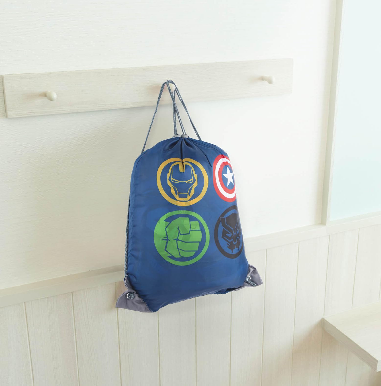 Jay Franco Marvel Avengers Battle Formation Slumber Sack – Cozy Kids Sleeping Bag with Captain America, Iron Man, Black Panther & Hulk