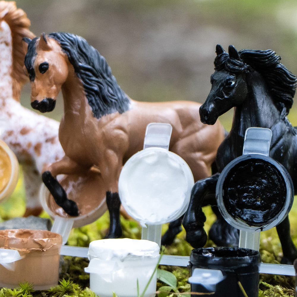 breyer-stablemates-six-paint-pots-and-brush included for color projects