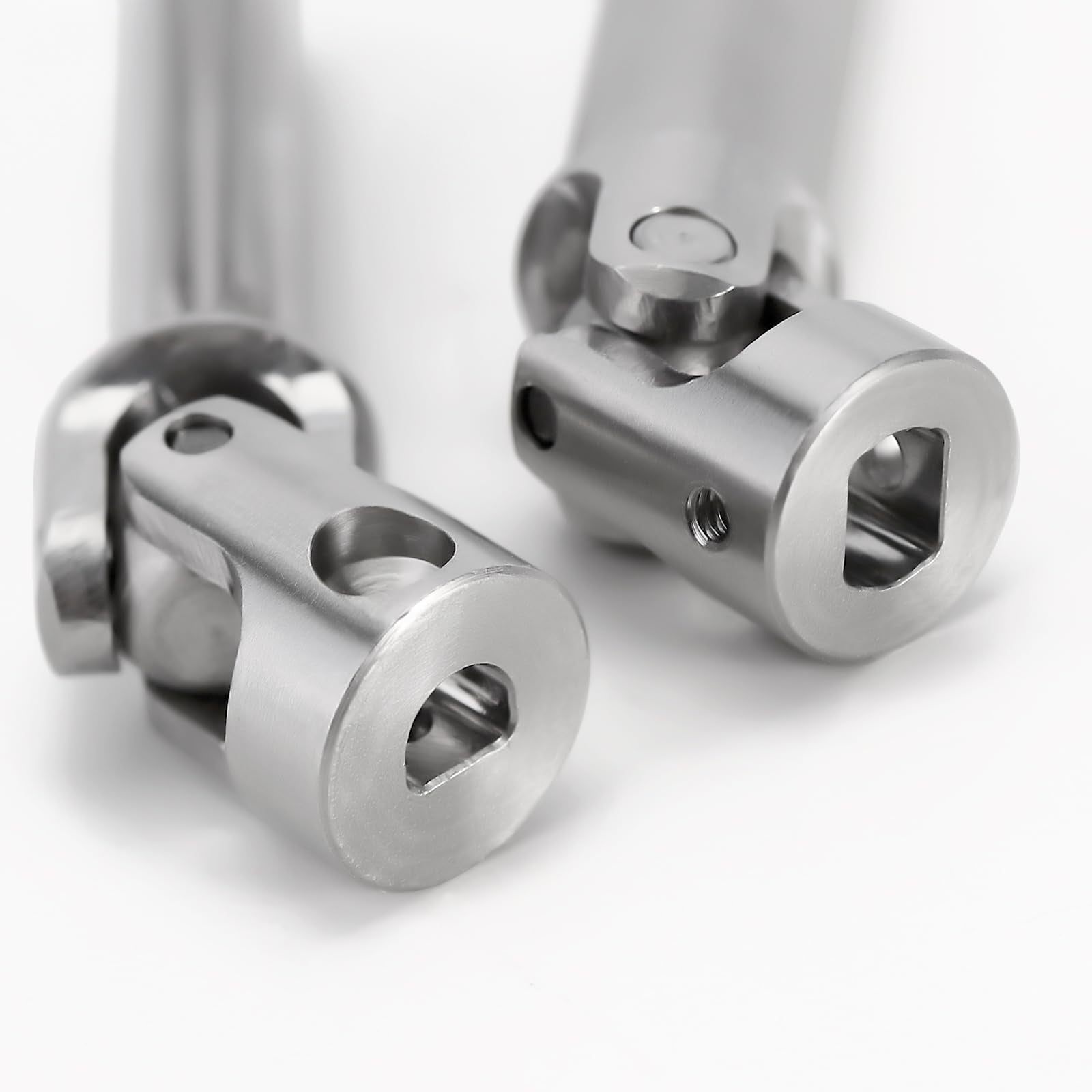 INJORA rounded-rectangle holes ensure snug fit and reduced play
