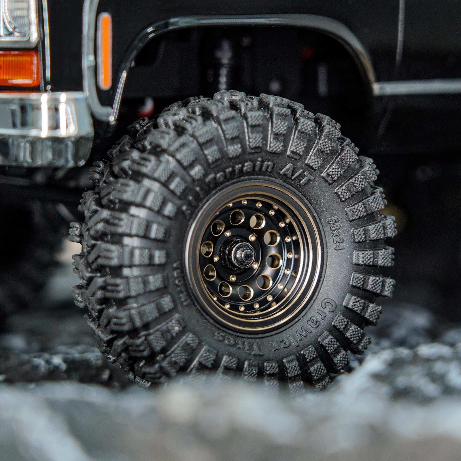 INJORA AXIAL SCX24 fitment ensures secure mounting for 1/24 and 1/18 crawlers.