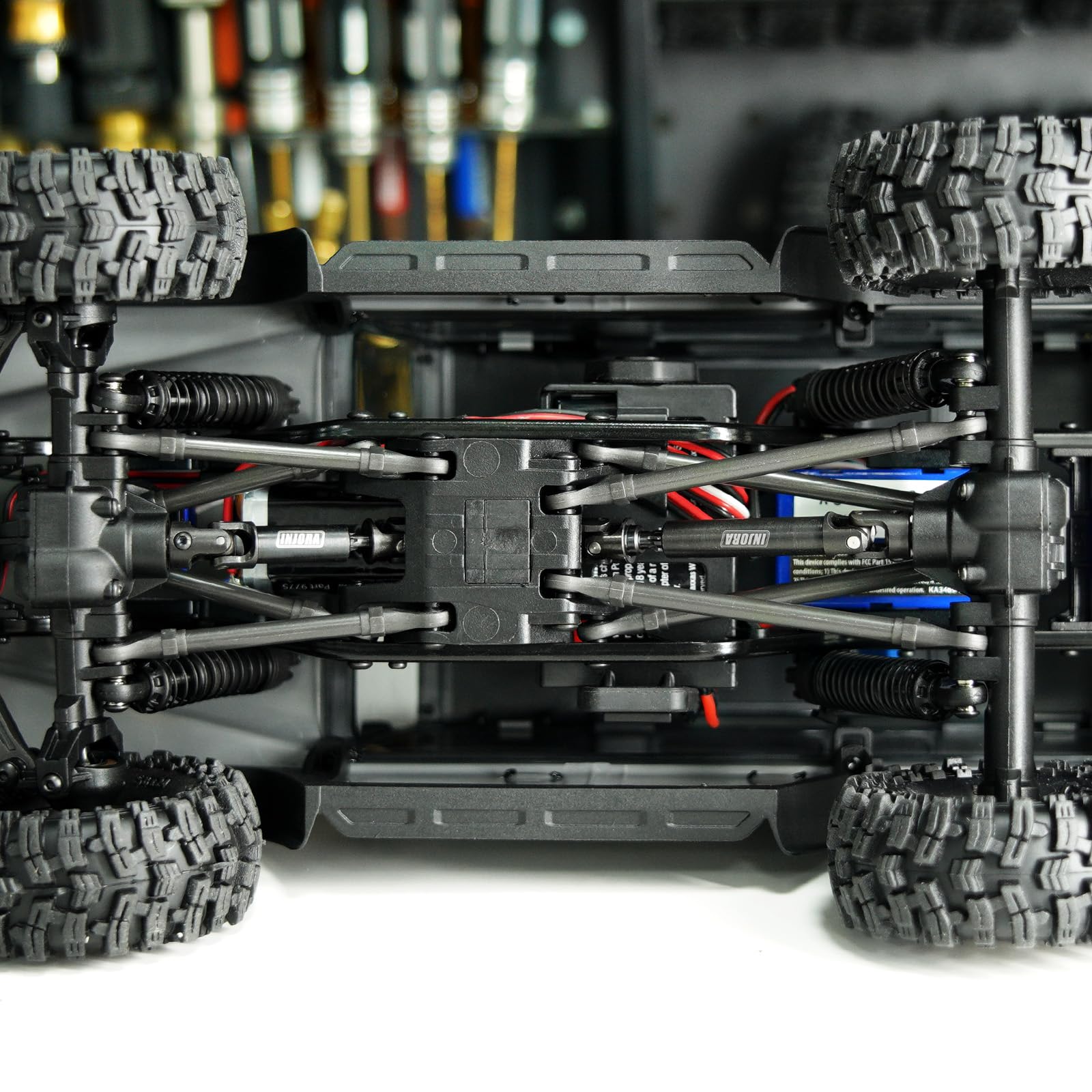 INJORA durable appearance image signals rugged crawler aesthetics
