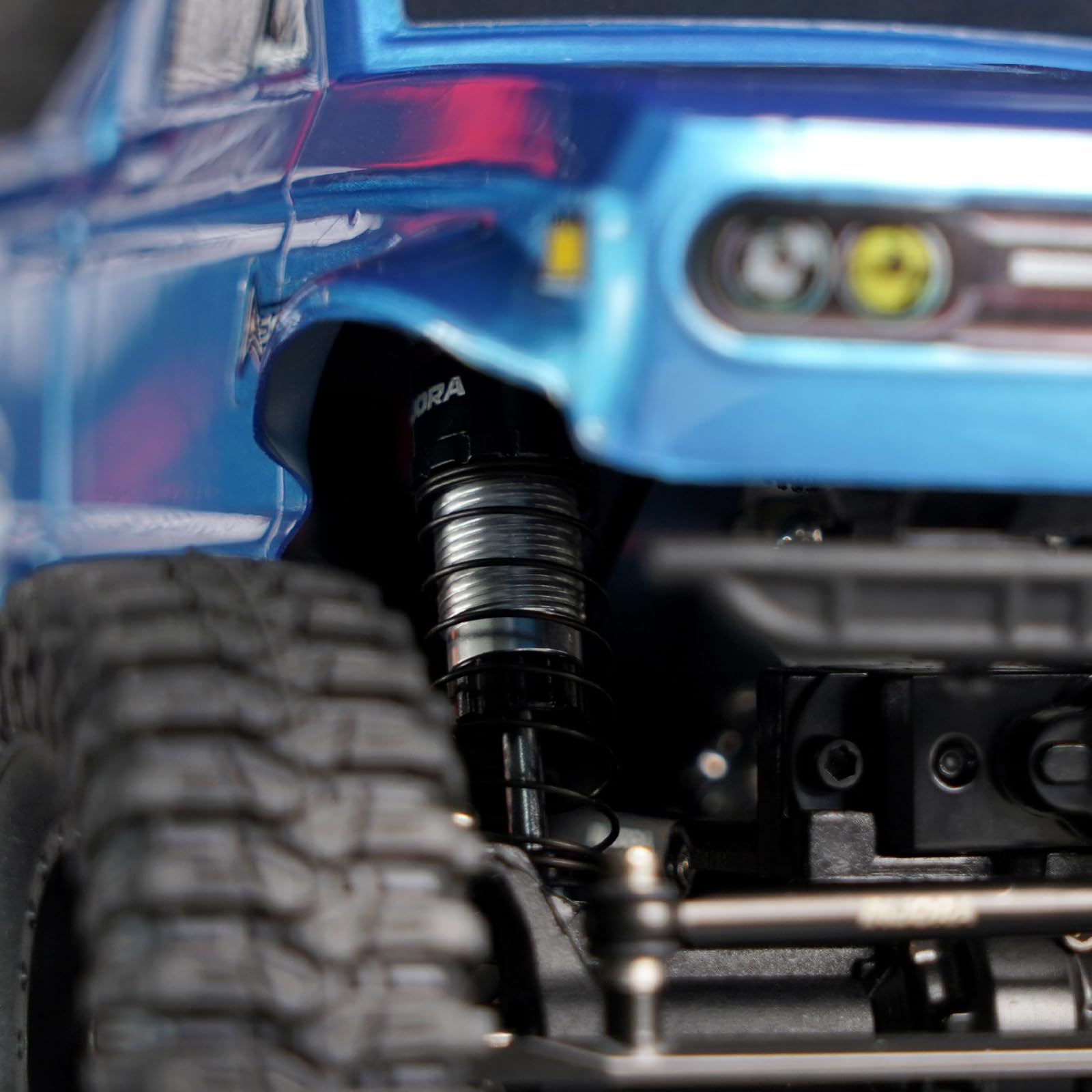 INJORA ASC32 packaging contains extra springs for quick on-hand replacements.