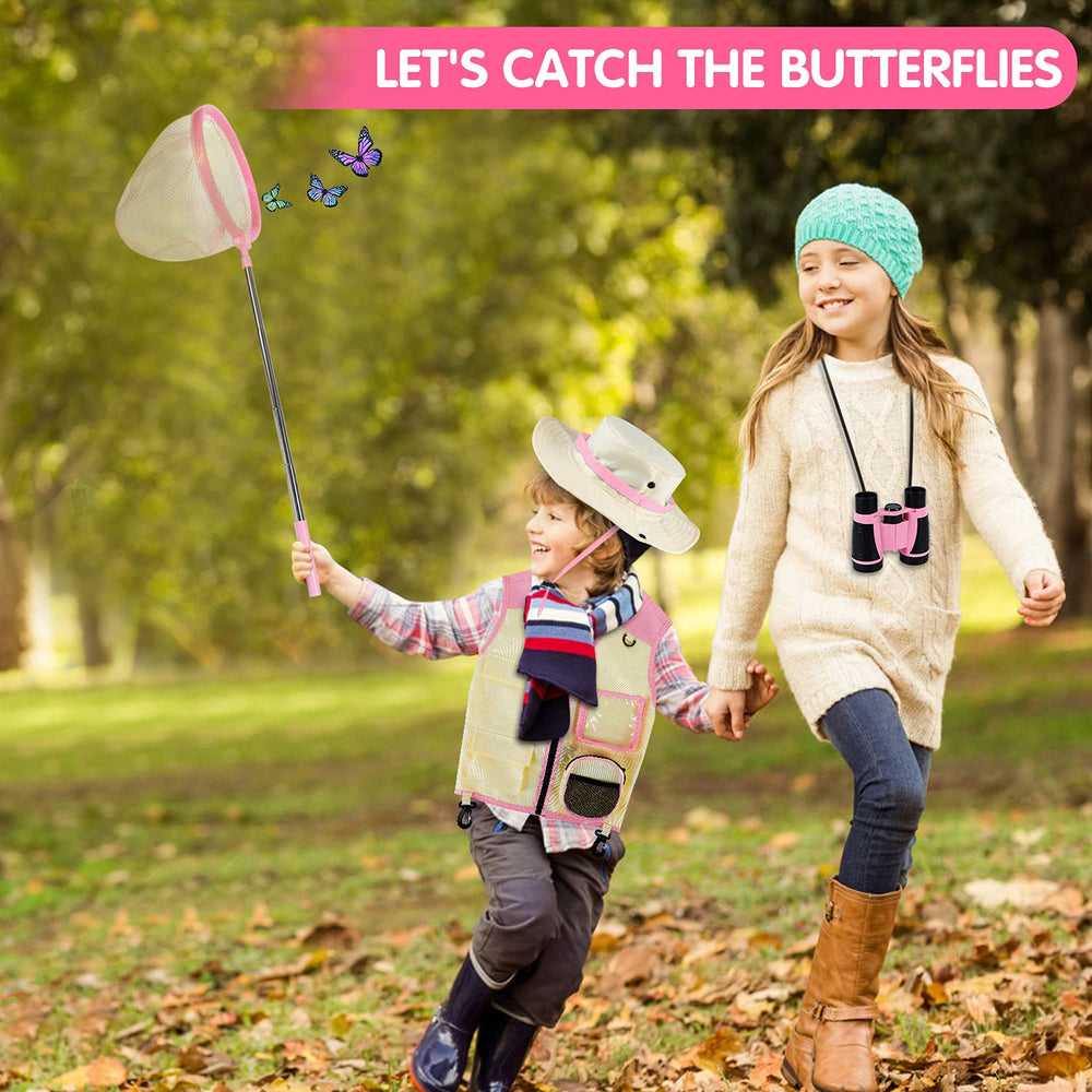 INNOCHEER Explorer Kit magnifying glass reveals tiny details outdoors.