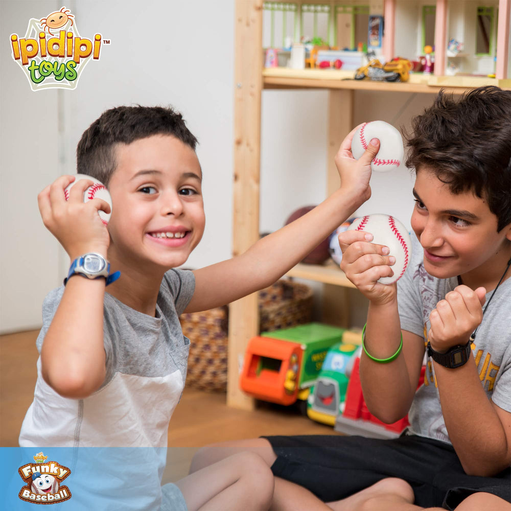IPIDIPI TOYS kids playing scene demonstrates portable stress relief during breaks.