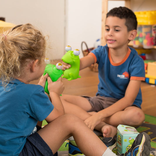 IPIDIPI TOYS Flippy Frog squishy texture supports focused sensory play.
