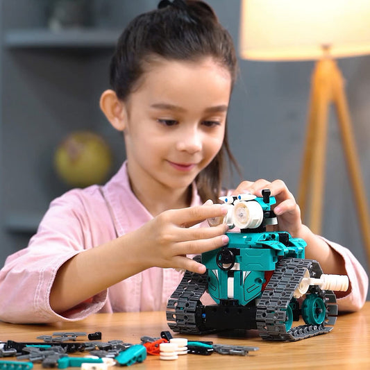 IQKidz robot with 440-pc kit highlights detailed pieces for creative construction projects.