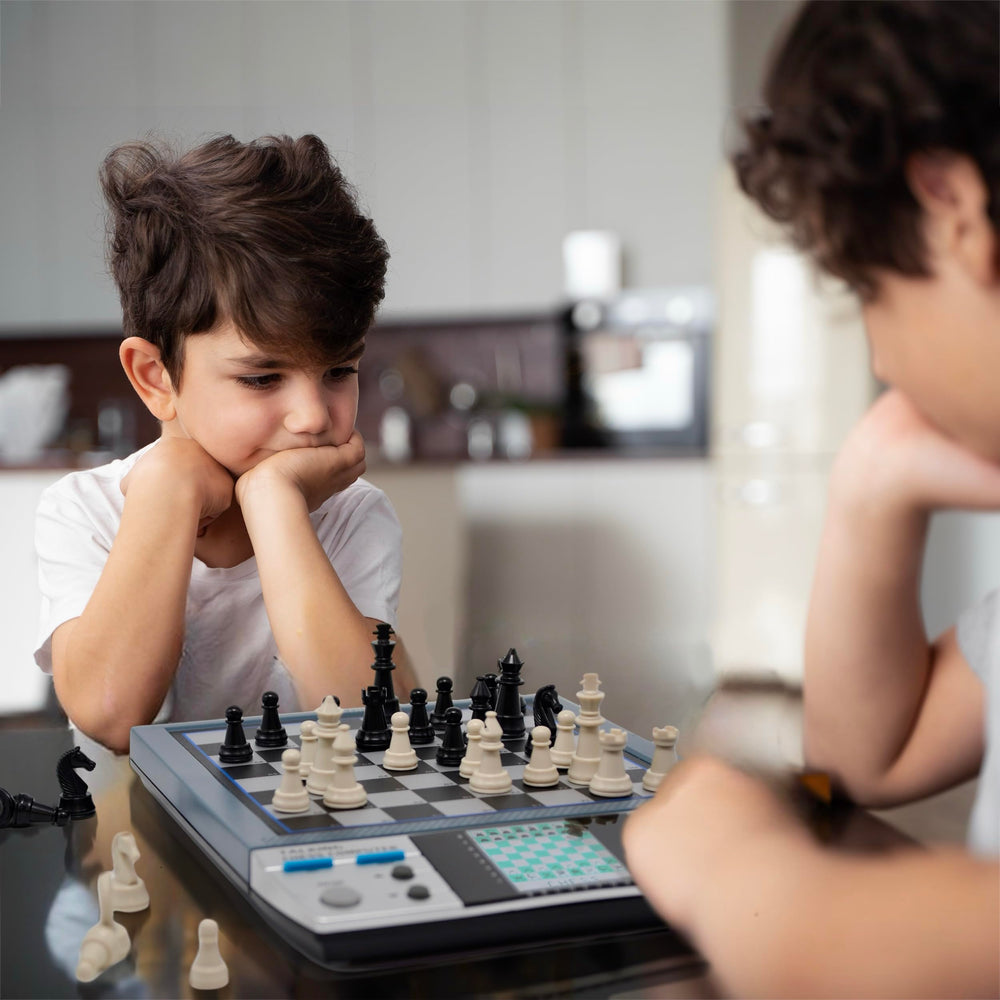 ISEE iCore kids learning chess session promoting early skills