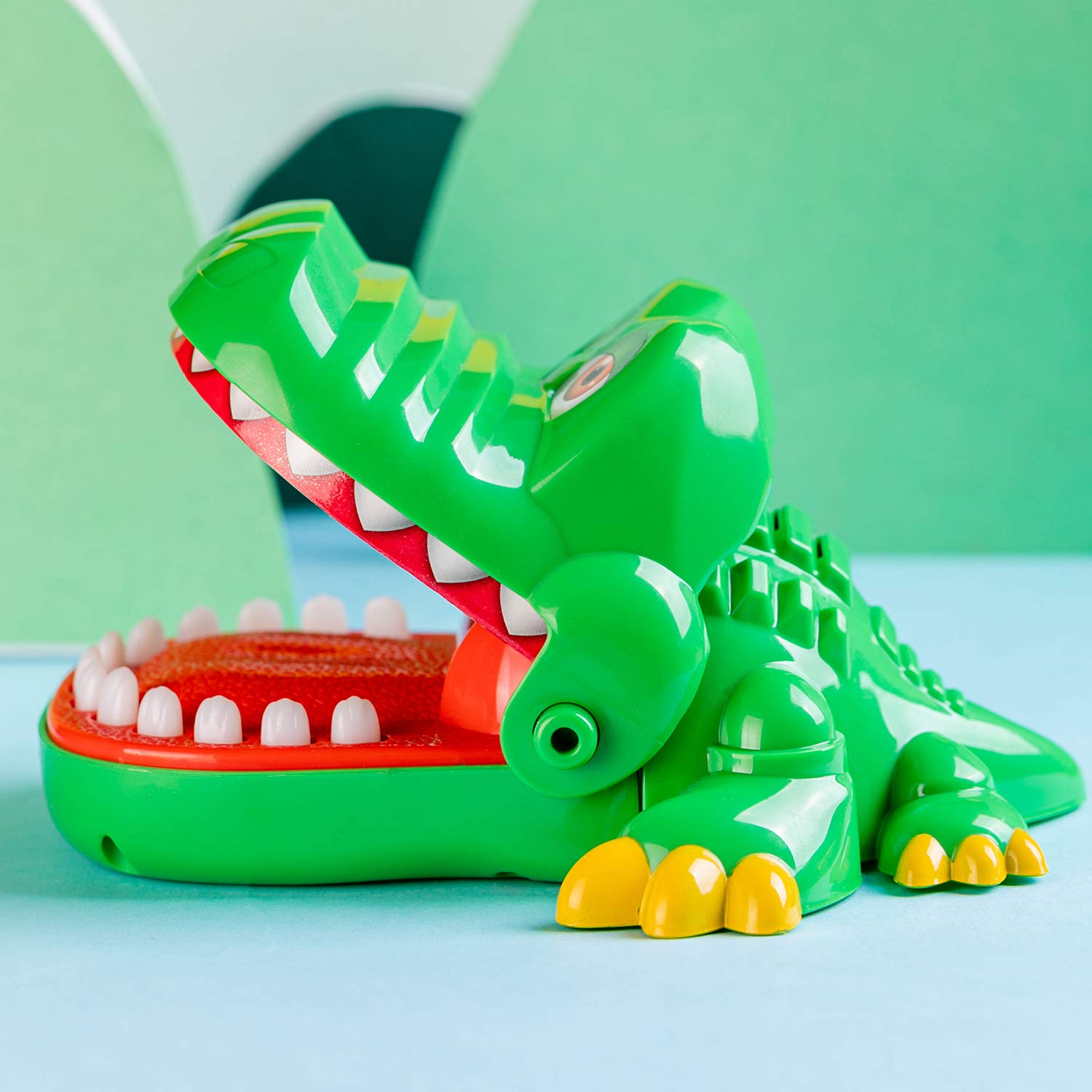 iShyan crocodile teeth toy classroom party activity