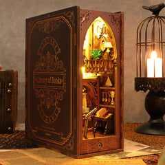 ISSEVE Wooden puzzle detail highlights precision-cut panels and craftsmanship.