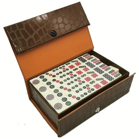IWUTEFET Mini Travel Mahjong tiles close-up, premium diamine material for durable play.